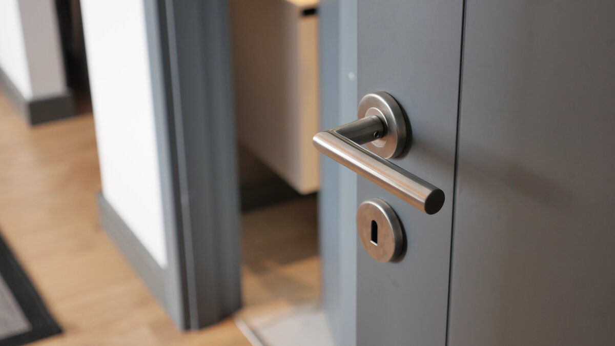 Szare drzwi wewnętrzne | Elegancja w nowoczesnym wydaniu